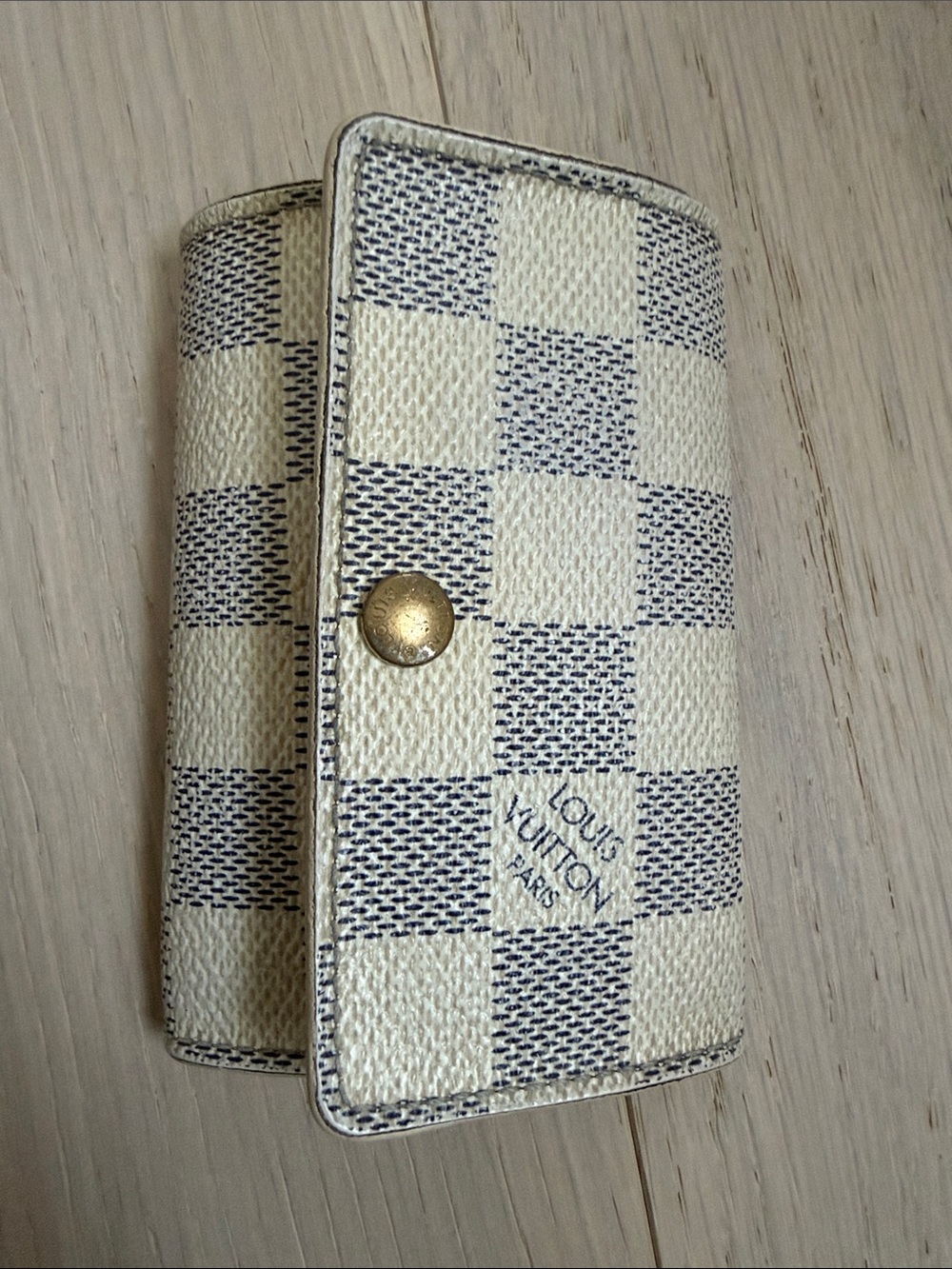 Louis Vuitton Damier Azur Key Holder - Cream & Blue